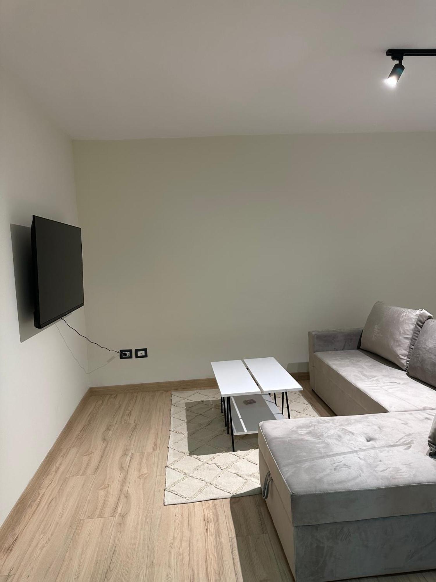 White Apartment, In The Center Of Tirana Exterior photo